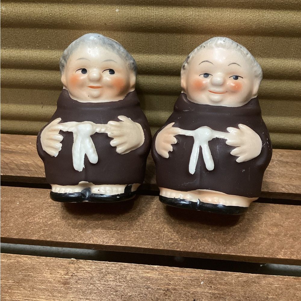 Goebel Friar Tuck Monk Salt & Pepper Set Figures Germany Full Bee (Pre 1959)